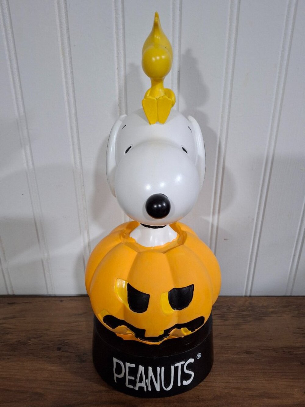 New Peanuts Halloween 12" Figurine Statue Snoopy Woodstock Pumpkin JackoLantern